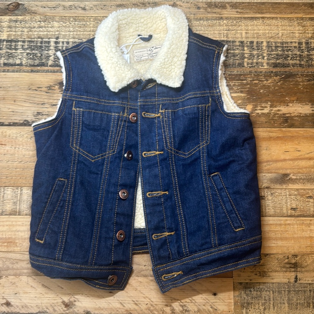 Child’s Denim sherpa lined blue jean vest size 7
